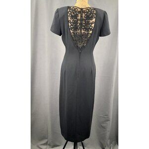 Maggy London Dress Women 6 Black Short Sleeve Mesh Floral Applique Sheath‎ Midi